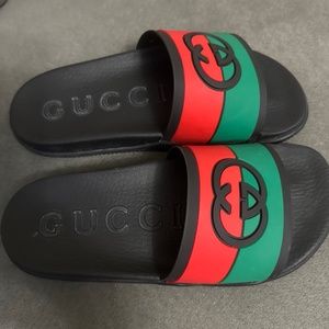 Gucci Women’s Interlocking G Slide Sandals 38 = 8
